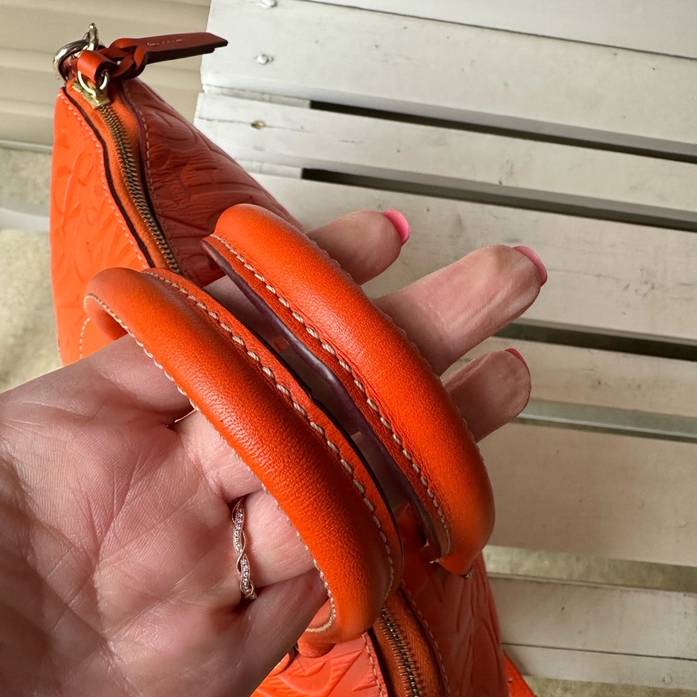 Bright orange Dooney & Bourke handbag EUC - Picture 5 of 7